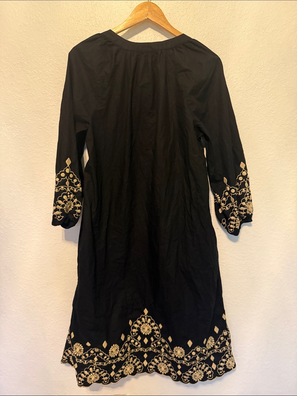 Perfect like new Chico’s scalloped hem Embroidered Dress medium - Picture 11 of 11